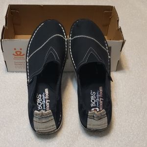 Bob's Chill Waterfront Navy slip on shoe  Size 6.5